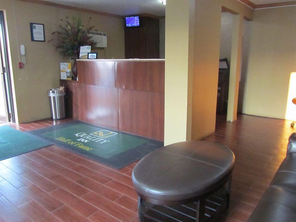 Quality Inn Hall Of Fame Canton Bagian luar foto