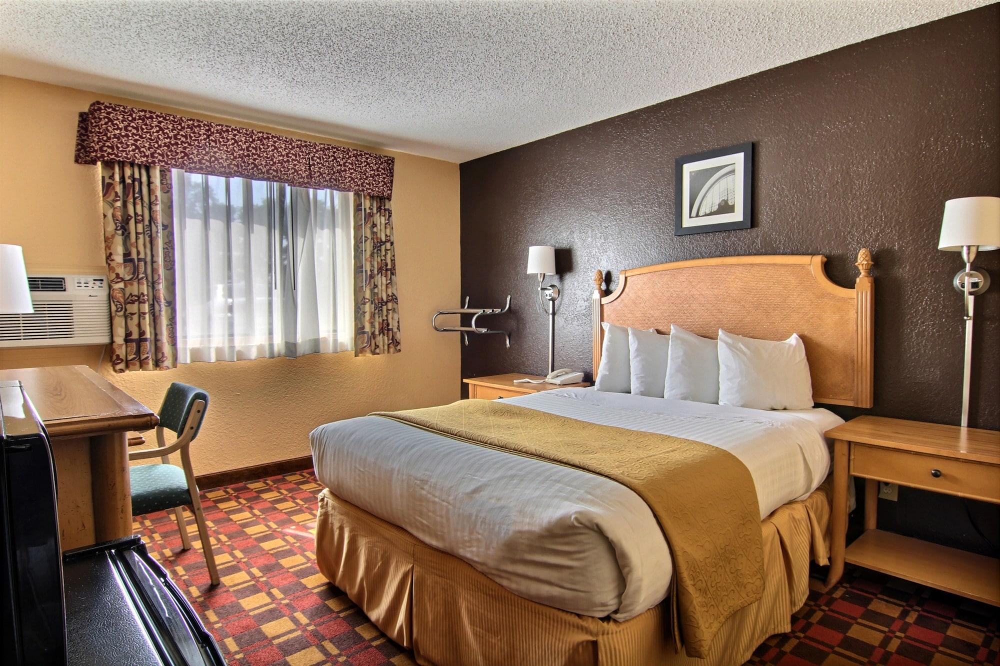 Quality Inn Hall Of Fame Canton Bagian luar foto