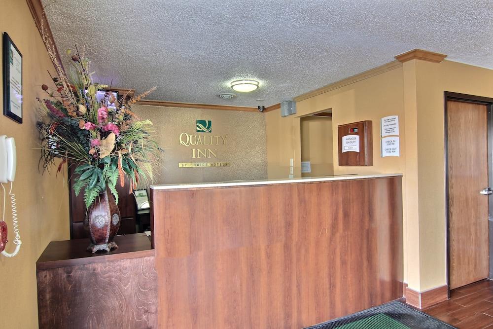 Quality Inn Hall Of Fame Canton Bagian luar foto