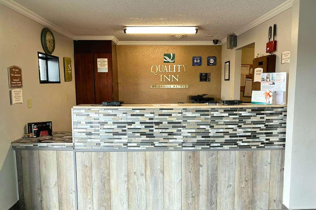 Quality Inn Hall Of Fame Canton Interior foto