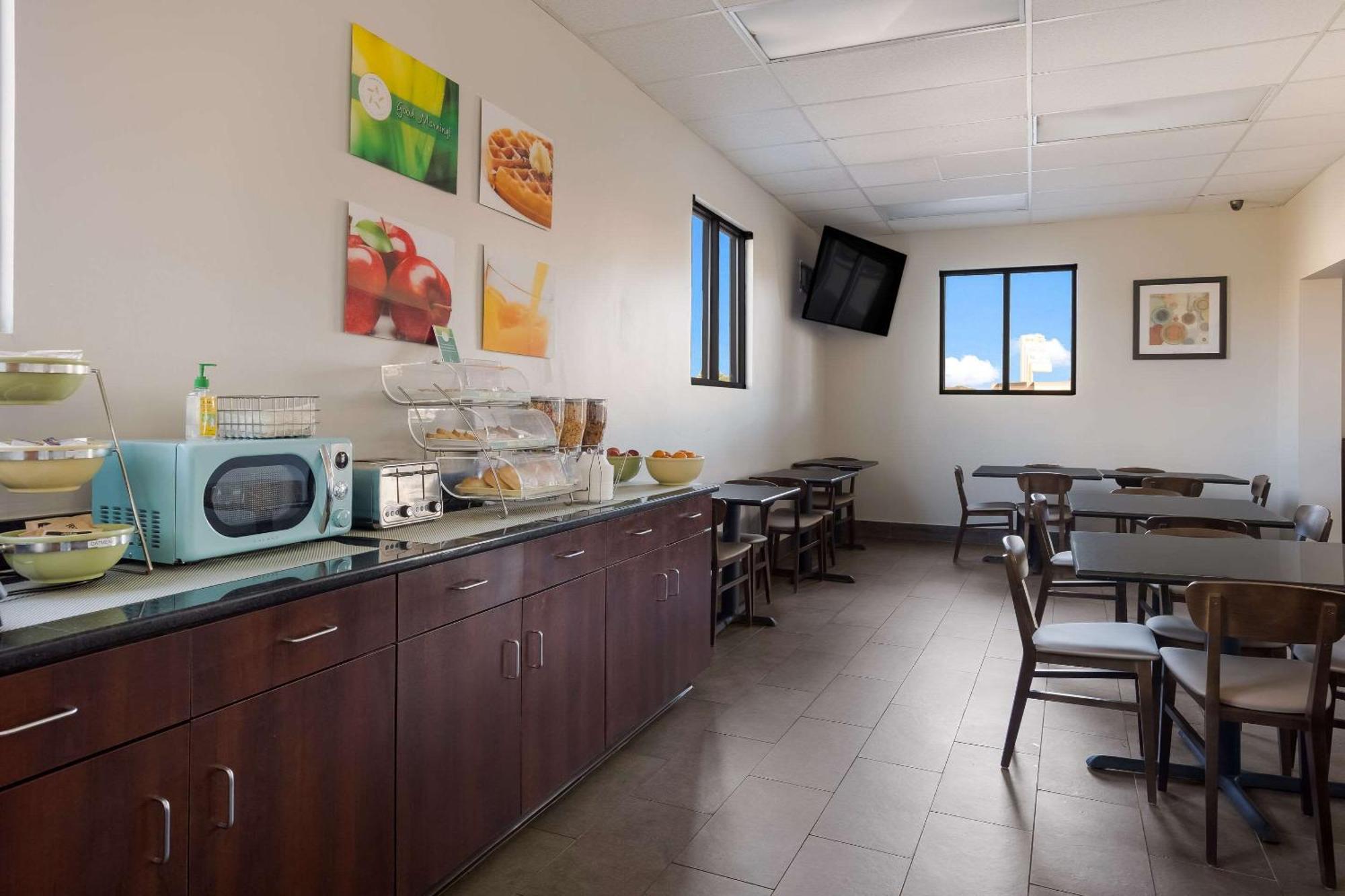 Quality Inn Hall Of Fame Canton Bagian luar foto